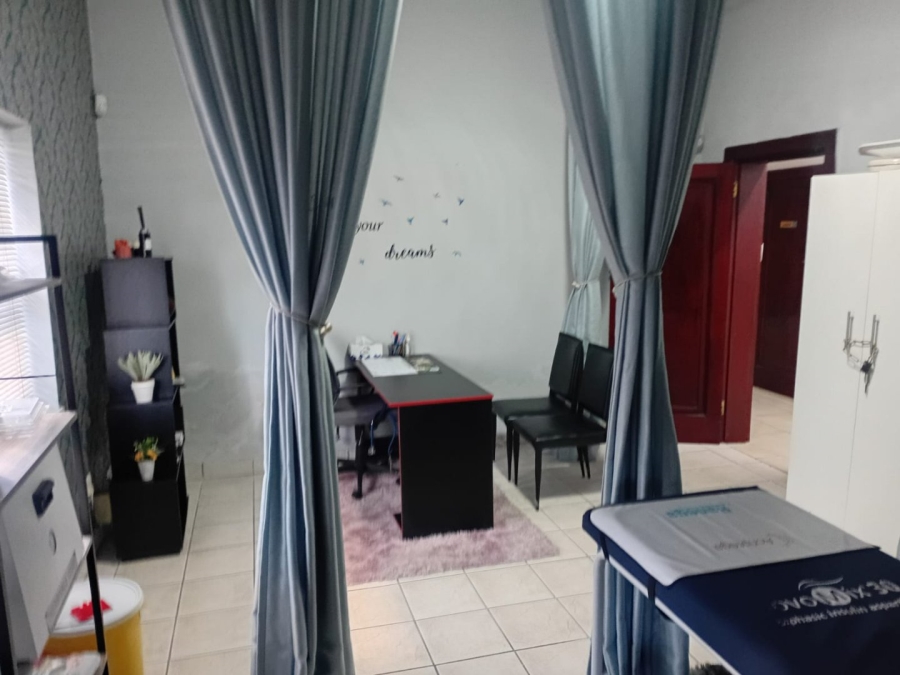 Commercial Property for Sale in Southernwood Eastern Cape